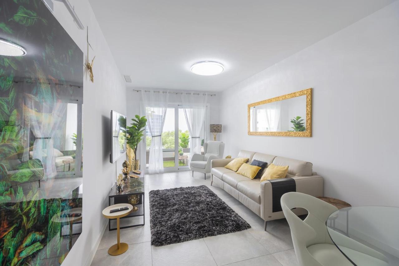 Marbella Luxury Brand New 2-Bedroom Apartment, 3 Min Walk To The Beach! 외부 사진