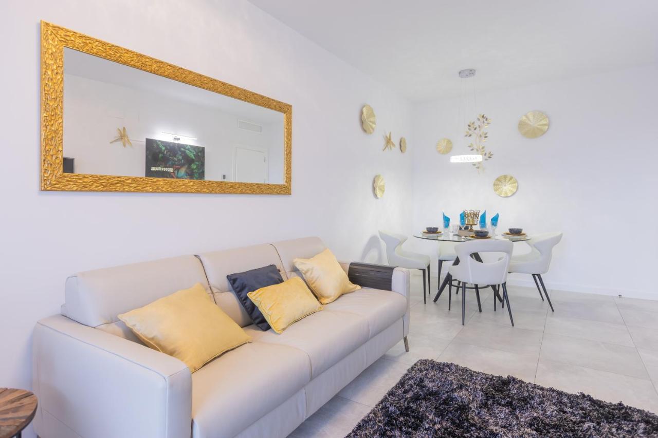 Marbella Luxury Brand New 2-Bedroom Apartment, 3 Min Walk To The Beach! 외부 사진
