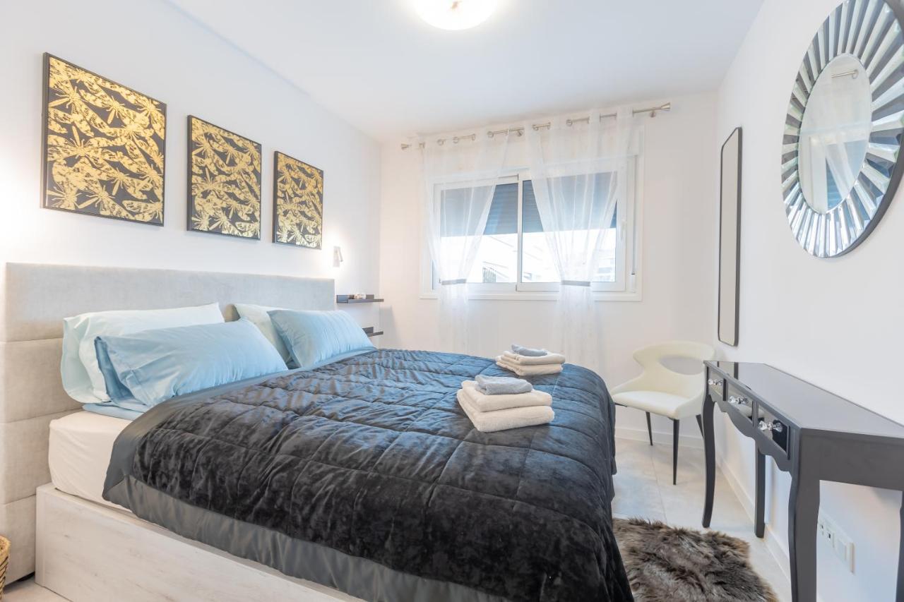 Marbella Luxury Brand New 2-Bedroom Apartment, 3 Min Walk To The Beach! 외부 사진