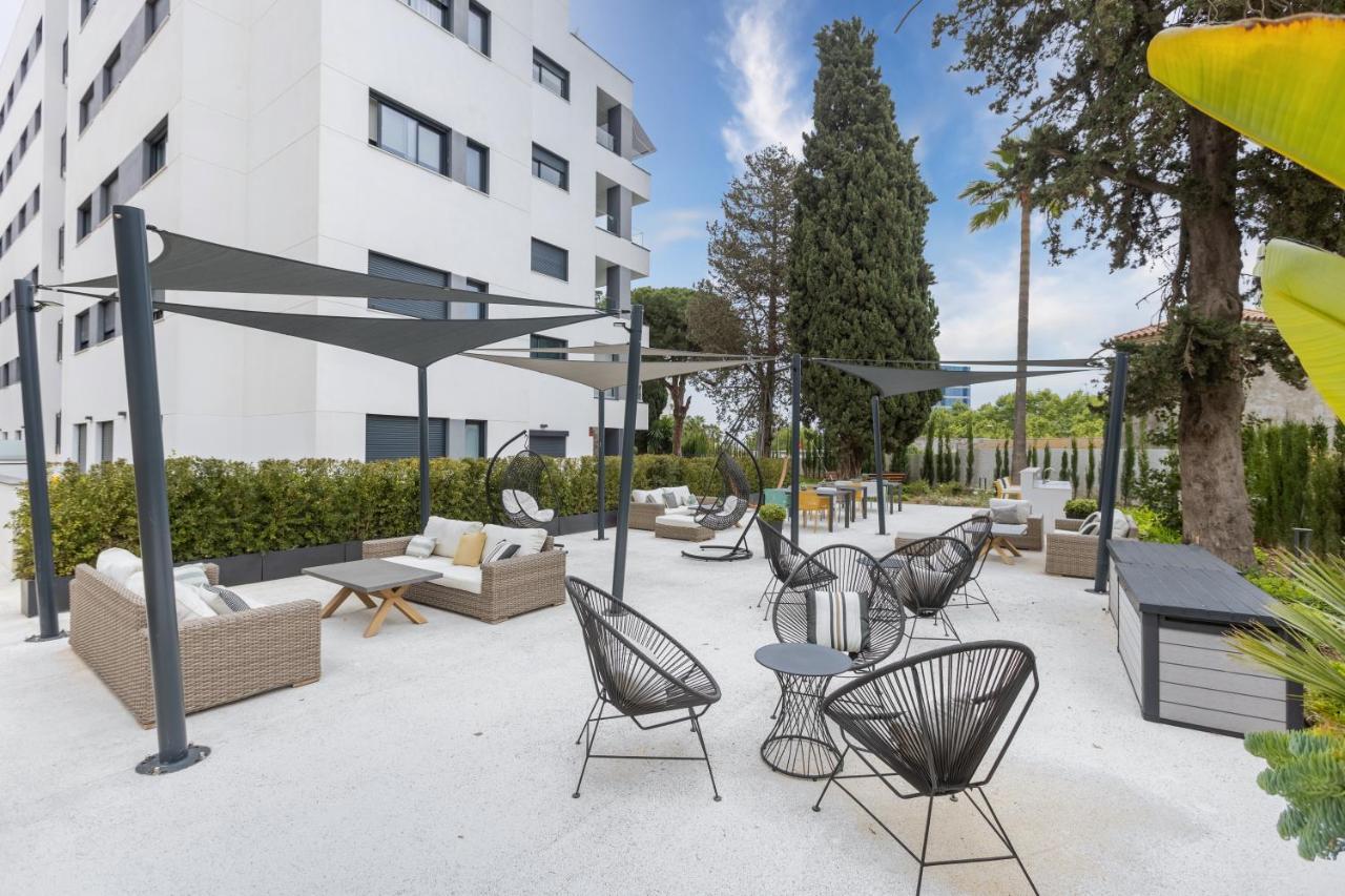 Marbella Luxury Brand New 2-Bedroom Apartment, 3 Min Walk To The Beach! 외부 사진
