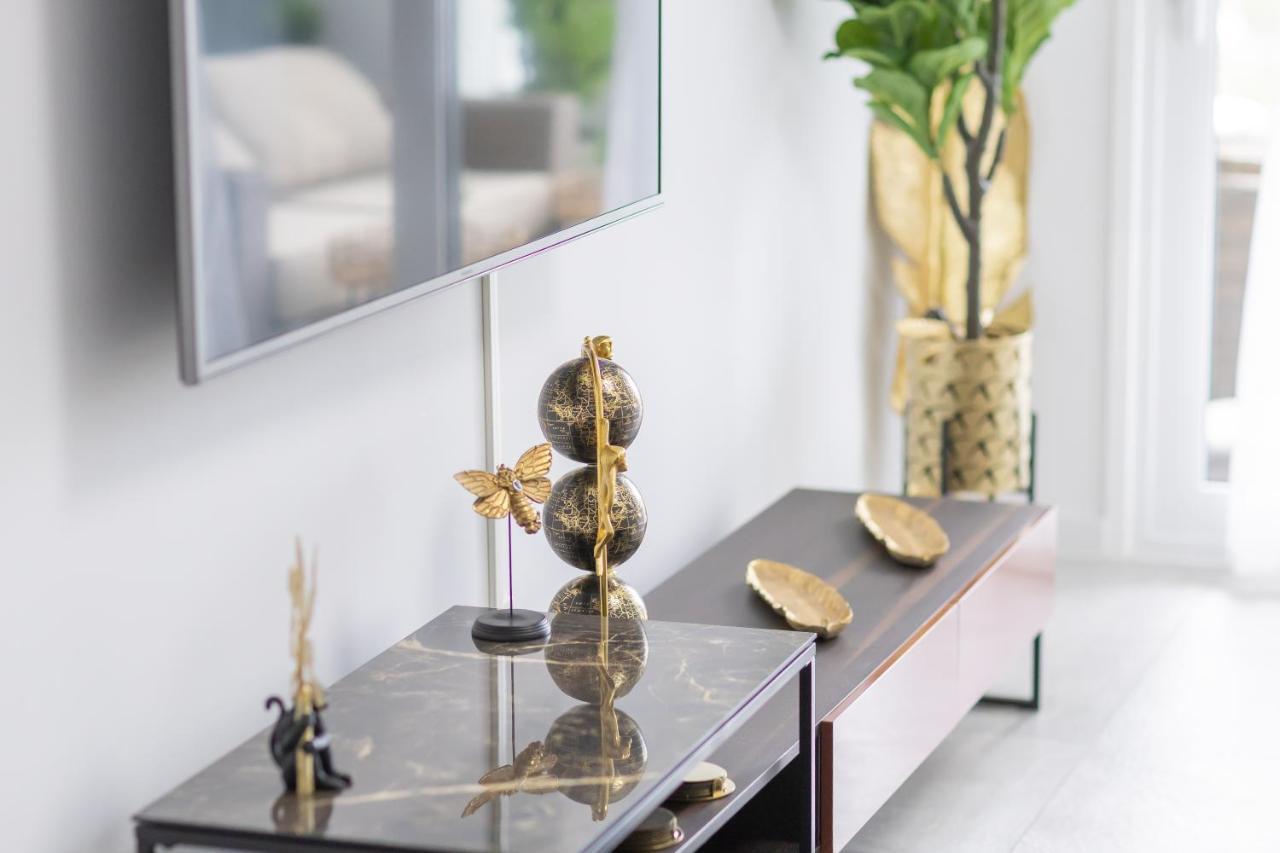 Marbella Luxury Brand New 2-Bedroom Apartment, 3 Min Walk To The Beach! 외부 사진