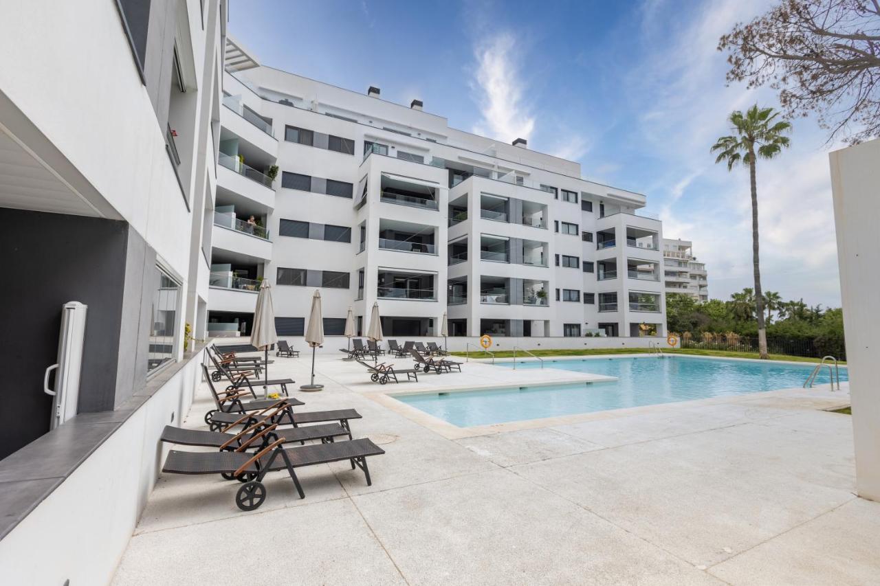 Marbella Luxury Brand New 2-Bedroom Apartment, 3 Min Walk To The Beach! 외부 사진